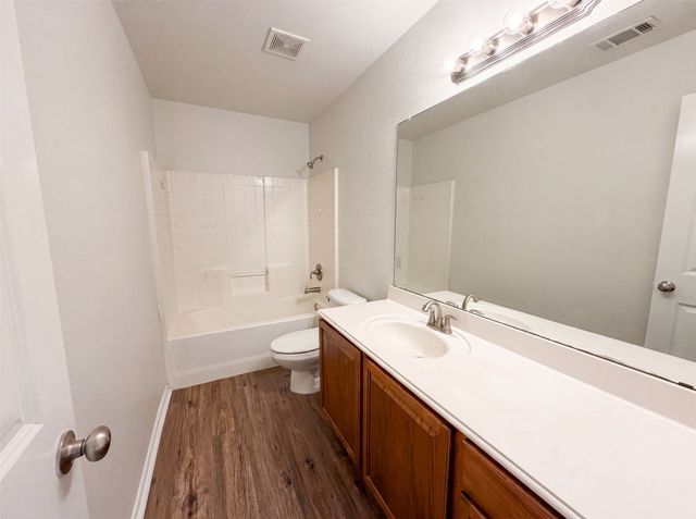 1618 Hillside Drive, Waxahachie, TX 75165