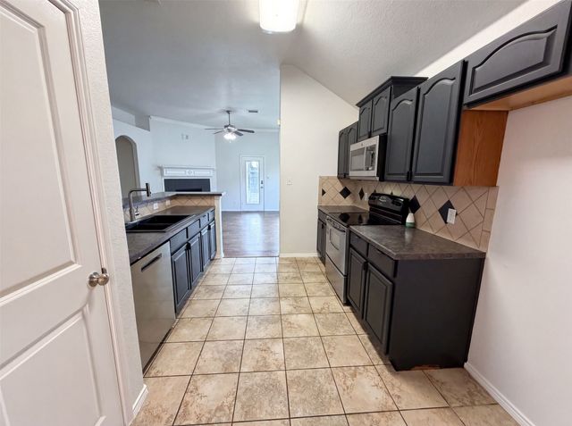 1618 Hillside Drive, Waxahachie, TX 75165