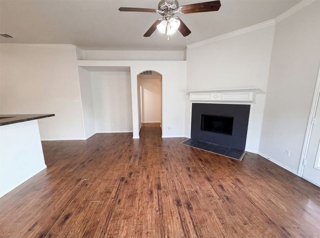 1618 Hillside Drive, Waxahachie, TX 75165