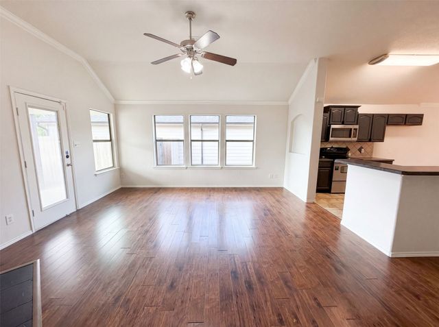 1618 Hillside Drive, Waxahachie, TX 75165