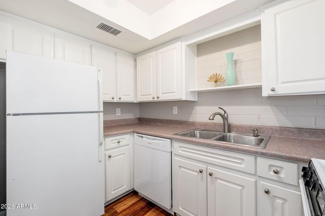 4848 N WOODMERE FAIRWAY -- 5, Scottsdale, AZ 85251