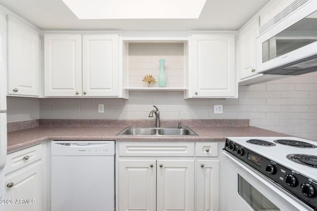 4848 N WOODMERE FAIRWAY -- 5, Scottsdale, AZ 85251