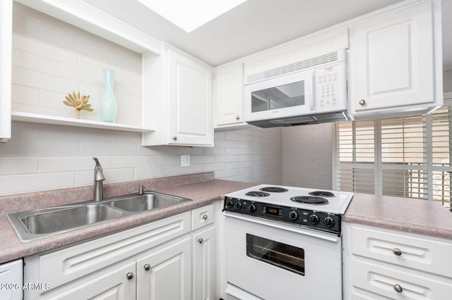 4848 N WOODMERE FAIRWAY -- 5, Scottsdale, AZ 85251