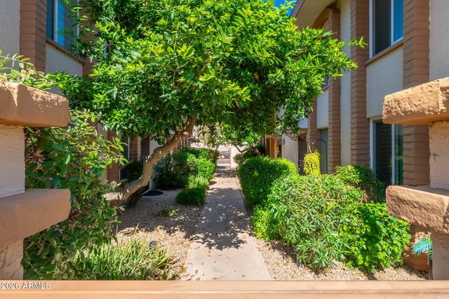 4848 N WOODMERE FAIRWAY -- 5, Scottsdale, AZ 85251