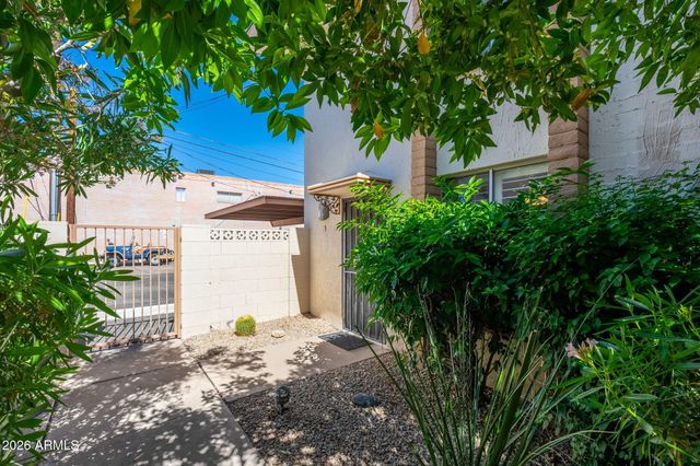 4848 N WOODMERE FAIRWAY -- 5, Scottsdale, AZ 85251