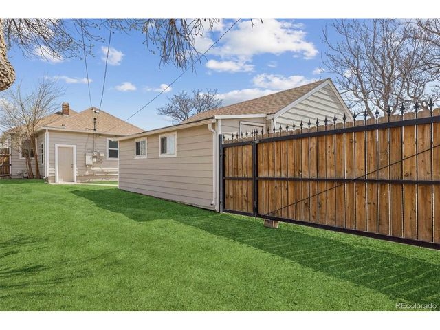 2037 Geneva St, Aurora, CO 80010