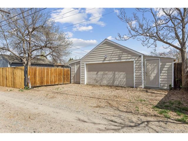 2037 Geneva St, Aurora, CO 80010