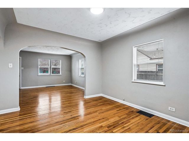 2037 Geneva St, Aurora, CO 80010