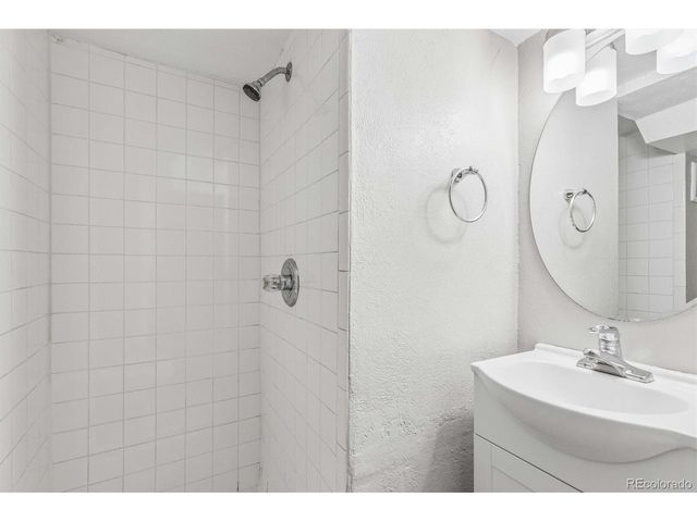 2037 Geneva St, Aurora, CO 80010