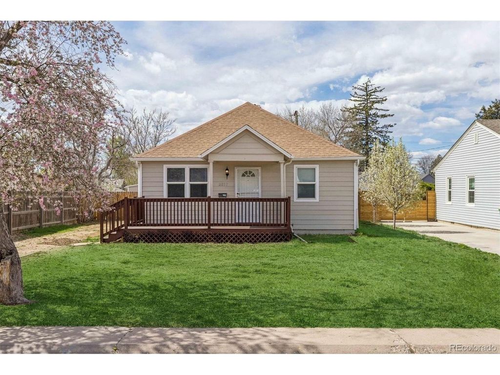 2037 Geneva St, Aurora, CO 80010