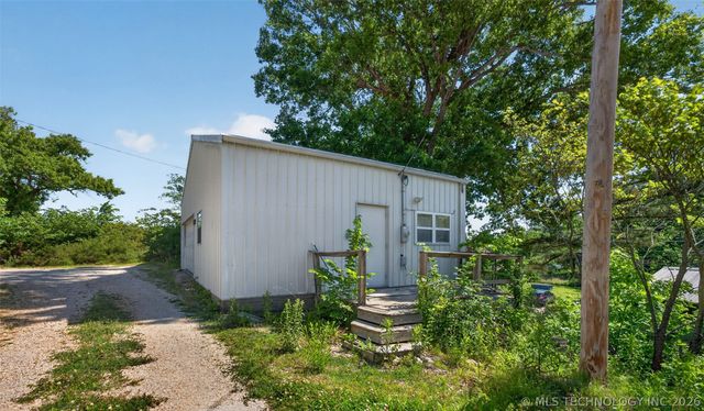 9207 N 447 Road, Spavinaw, OK 74366
