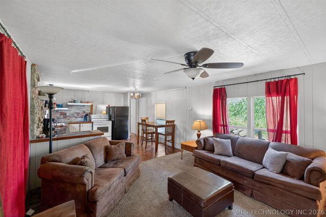9207 N 447 Road, Spavinaw, OK 74366