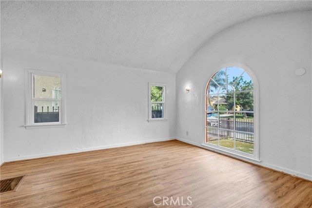 914 E 83rd, Los Angeles, CA 90001