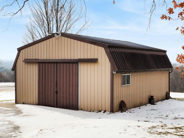 6851 Dugway Road, Ridgeway, WI 53582