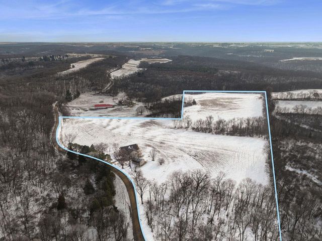 6851 Dugway Road, Ridgeway, WI 53582