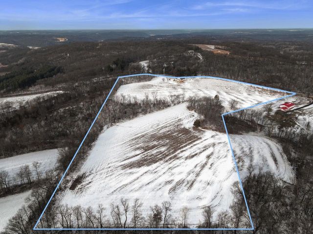 6851 Dugway Road, Ridgeway, WI 53582