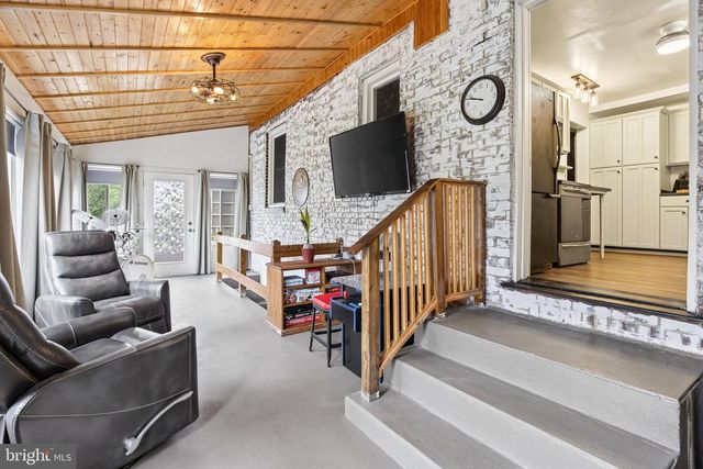 2015 STANTON ST, York, PA 17404