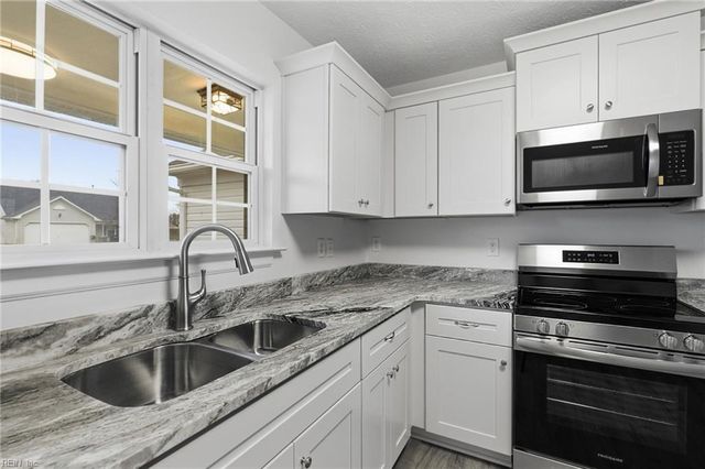 82 Red Robin TURN, Hampton, VA 23669