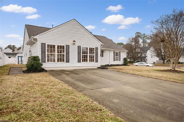 82 Red Robin TURN, Hampton, VA 23669