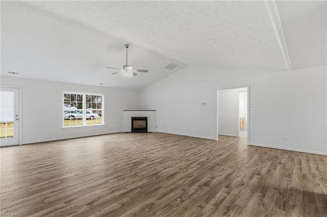 82 Red Robin TURN, Hampton, VA 23669