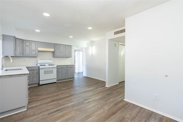 2913 Landershire Lane, Garland, TX 75044