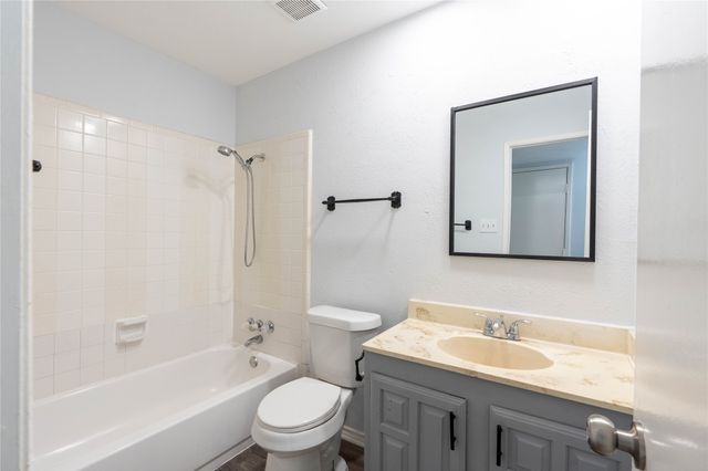 2913 Landershire Lane, Garland, TX 75044