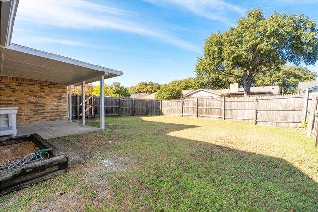 2913 Landershire Lane, Garland, TX 75044