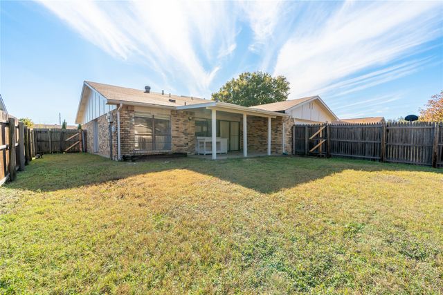 2913 Landershire Lane, Garland, TX 75044