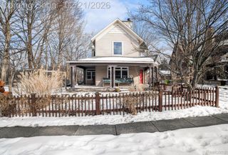 825 S Leroy Street, Fenton, MI 48430