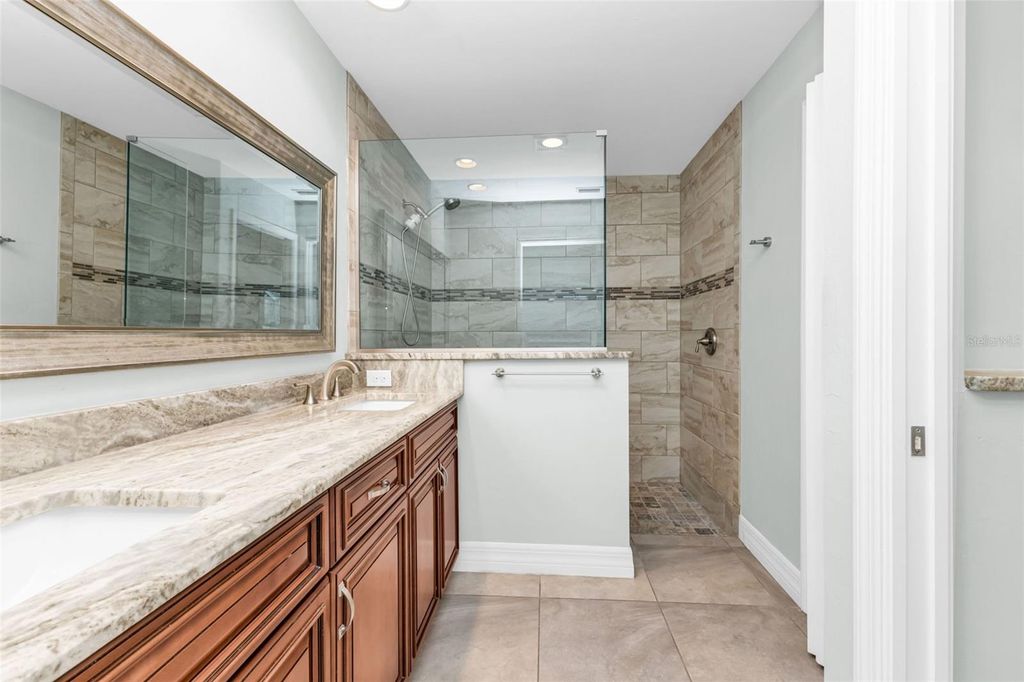 Image 15 of property listing at 27375 PASTO DRIVE, Punta Gorda, FL 33983