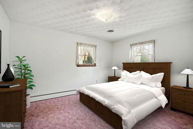 5680 CRONE RD, Dover, PA 17315