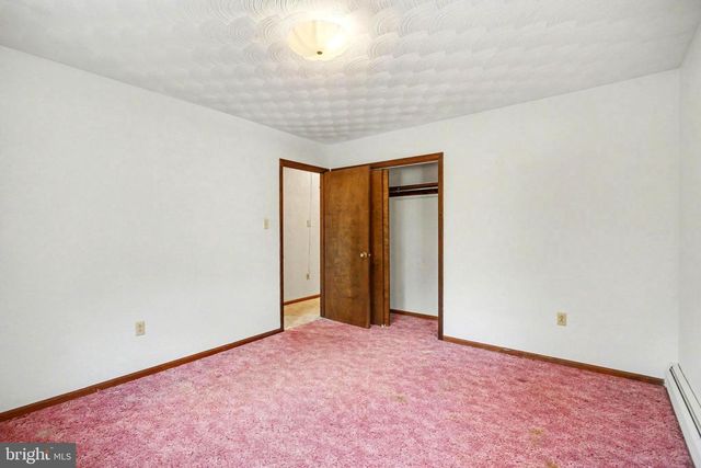 5680 CRONE RD, Dover, PA 17315