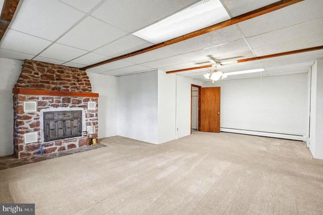 5680 CRONE RD, Dover, PA 17315