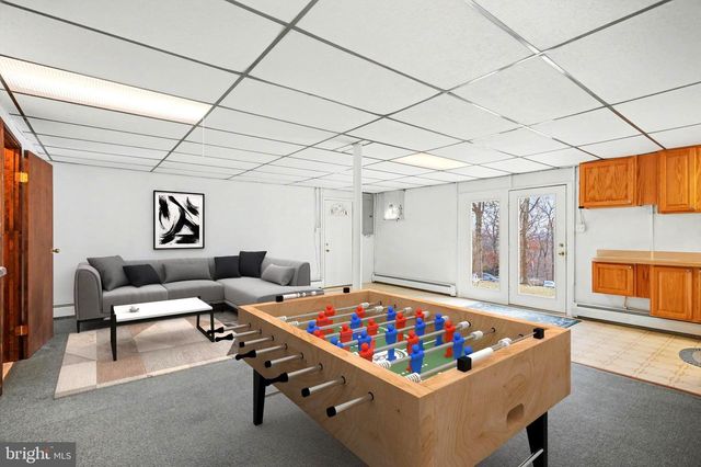 5680 CRONE RD, Dover, PA 17315