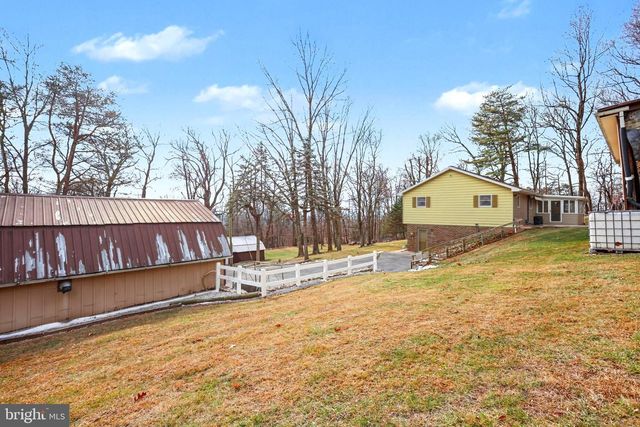 5680 CRONE RD, Dover, PA 17315