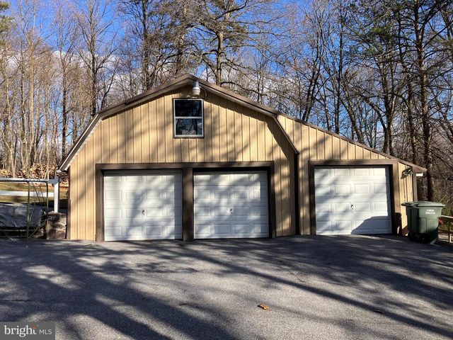 5680 CRONE RD, Dover, PA 17315