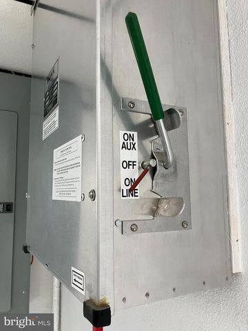 5680 CRONE RD, Dover, PA 17315