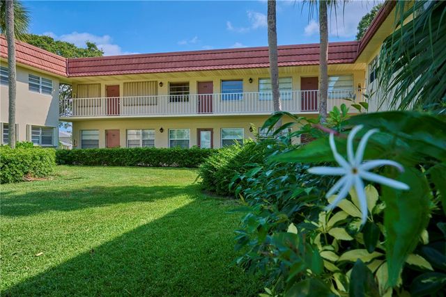 33 Vista Gardens Trail 204, Vero Beach, FL 32962