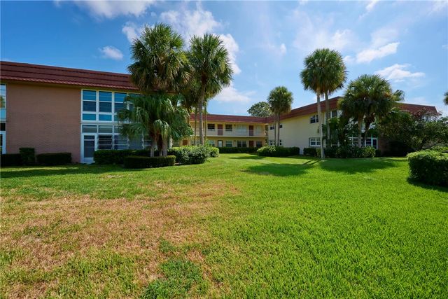 33 Vista Gardens Trail 204, Vero Beach, FL 32962