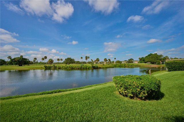 33 Vista Gardens Trail 204, Vero Beach, FL 32962
