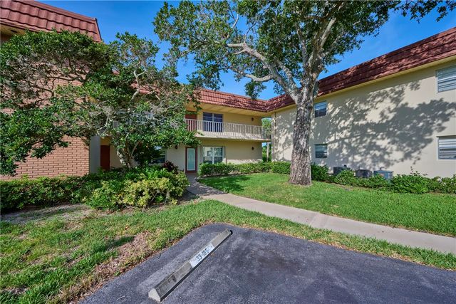 33 Vista Gardens Trail 204, Vero Beach, FL 32962