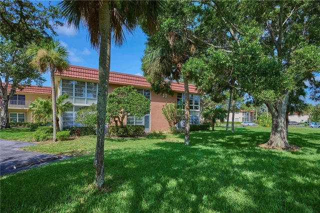 33 Vista Gardens Trail 204, Vero Beach, FL 32962
