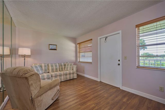 33 Vista Gardens Trail 204, Vero Beach, FL 32962