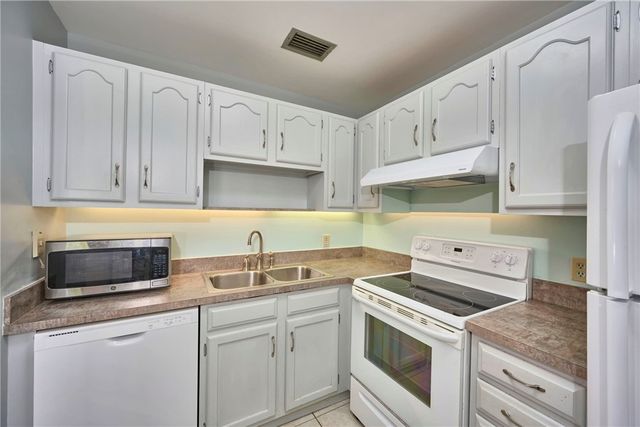 33 Vista Gardens Trail 204, Vero Beach, FL 32962