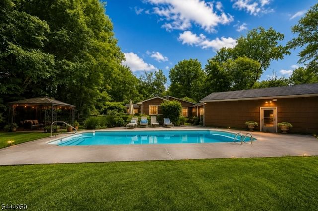 303 Cherry Valley Road, Montgomery Twp., NJ 08540