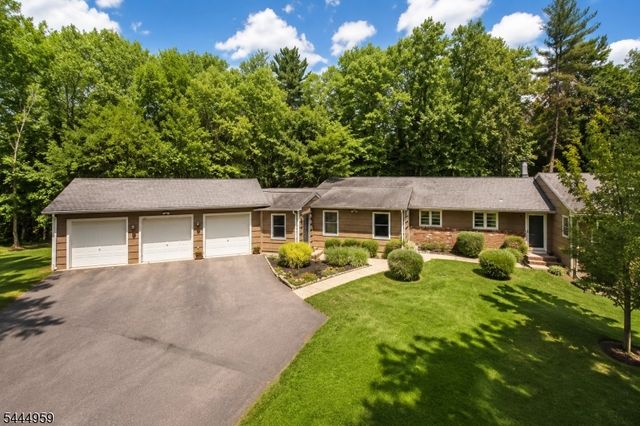 303 Cherry Valley Road, Montgomery Twp., NJ 08540