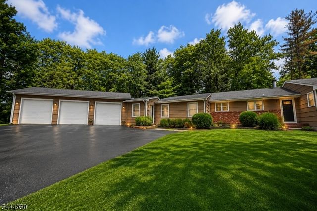 303 Cherry Valley Road, Montgomery Twp., NJ 08540