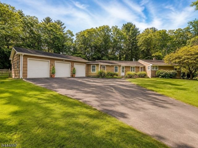 303 Cherry Valley Road, Montgomery Twp., NJ 08540