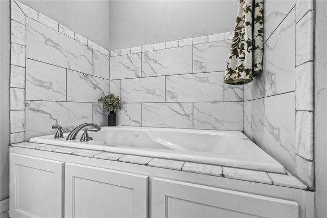 1025 Tracey Lane, Pea Ridge, AR 72751