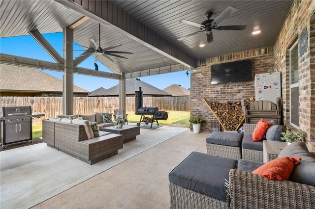 1025 Tracey Lane, Pea Ridge, AR 72751